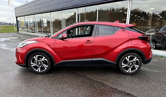 Toyota C-HR 4 of 5