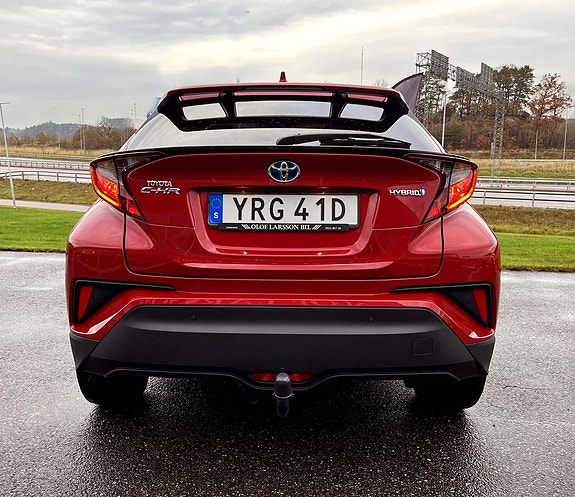 Toyota C-HR 6 of 11