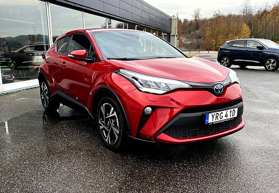 Toyota C-HR 3 of 5