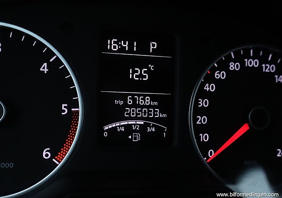 Volkswagen Amarok 11 of 24