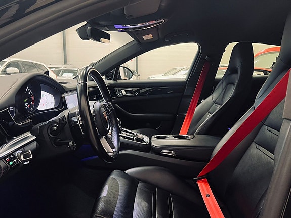 Porsche Panamera 4 14 of 23