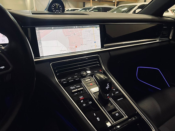 Porsche Panamera 4 18 of 23