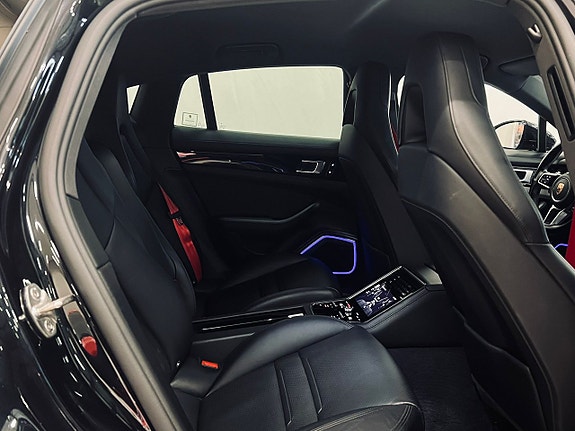 Porsche Panamera 4 8 of 23