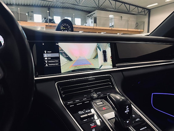 Porsche Panamera 4 17 of 23