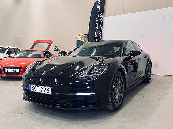 Porsche Panamera 4 3 of 5