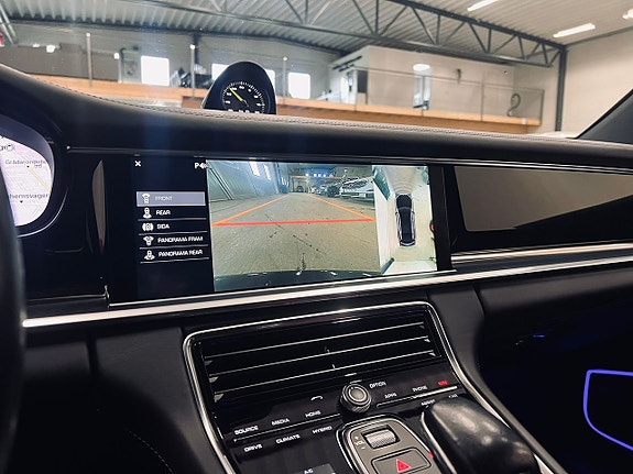 Porsche Panamera 4 16 of 23