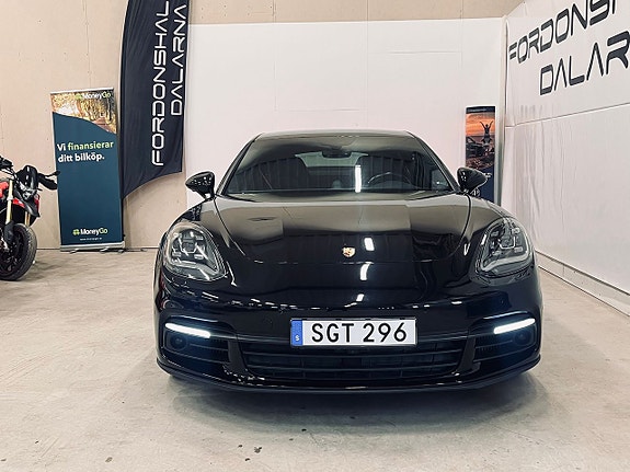 Porsche Panamera 4 2 of 5