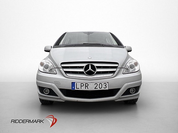 Mercedes-Benz B180 2 of 5