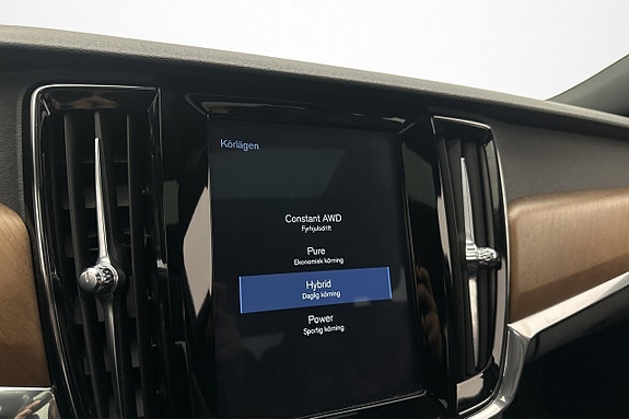 Volvo S90 25 of 30