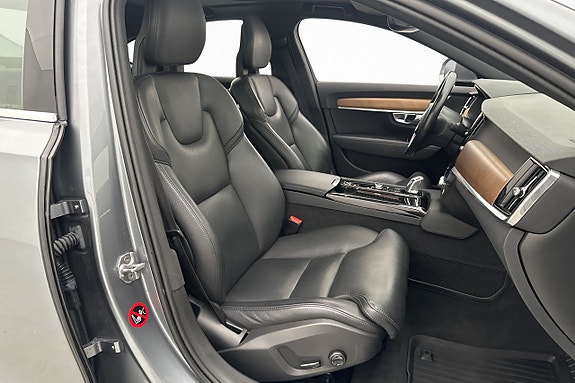 Volvo S90 11 of 30