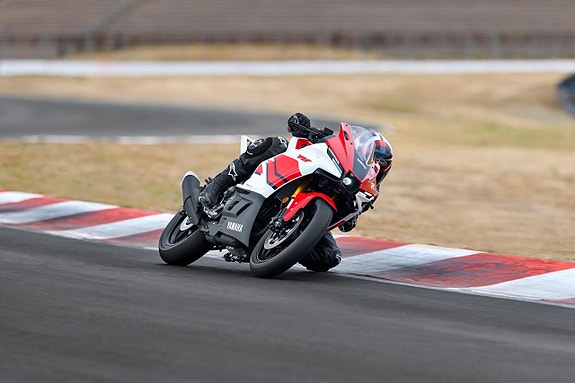 Yamaha R3 ABS 70th ANNIVERSARY A2 HOJ NYHET 11 of 11