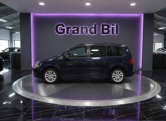Volkswagen Touran 3 of 5