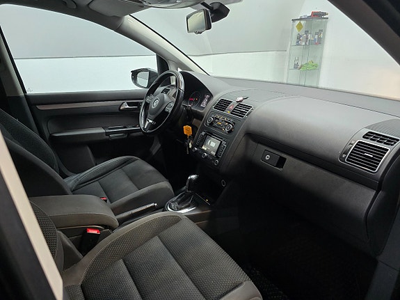 Volkswagen Touran 11 of 19