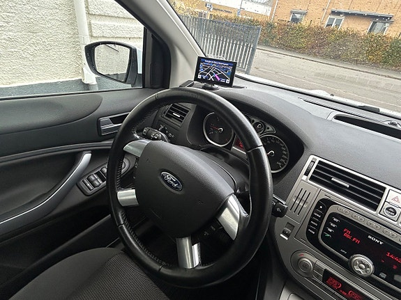 Ford Kuga 23 of 25