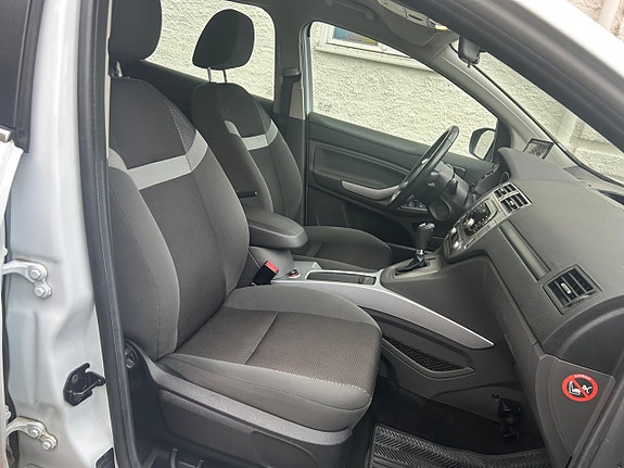 Ford Kuga 18 of 25