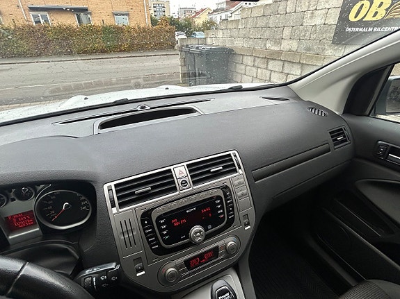 Ford Kuga 21 of 25