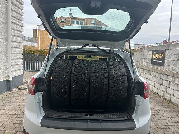 Ford Kuga 12 of 25