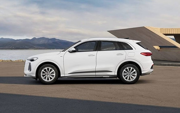Audi Q5 2 of 5