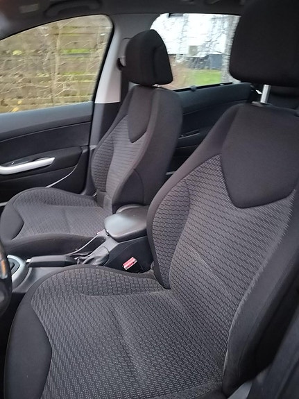 Peugeot 308 SW 3 of 5