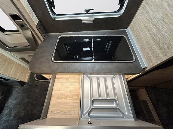 Knaus VAN TI PLUS 650 MEG Platinum Selection 4x4 AUT - ALDE 8 of 30