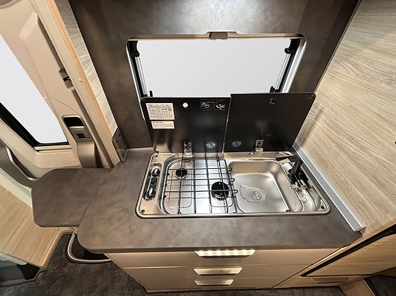 Knaus VAN TI PLUS 650 MEG Platinum Selection 4x4 AUT - ALDE 9 of 30