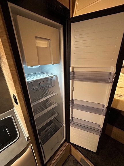 Knaus VAN TI PLUS 650 MEG Platinum Selection 4x4 AUT - ALDE 15 of 30