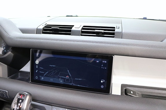 Land Rover Defender 110 10 of 25