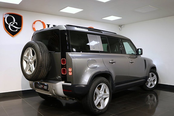 Land Rover Defender 110 3 of 5