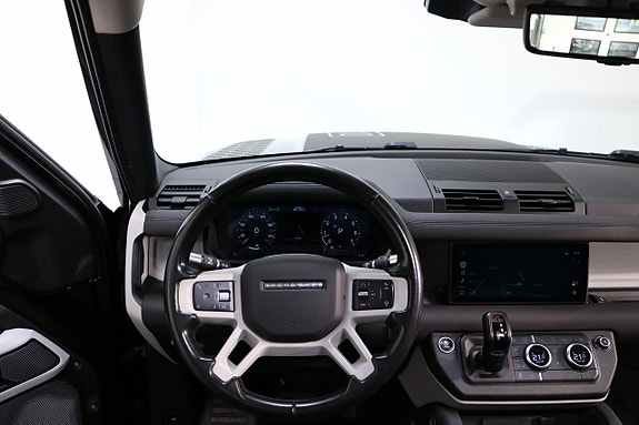 Land Rover Defender 110 9 of 25