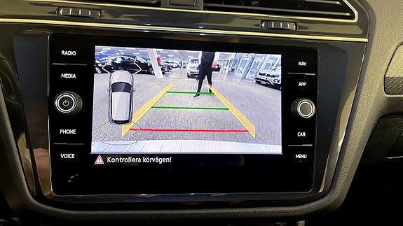 Volkswagen Tiguan 8 of 13