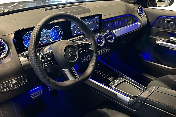 Mercedes-Benz EQB250+ 9 of 22