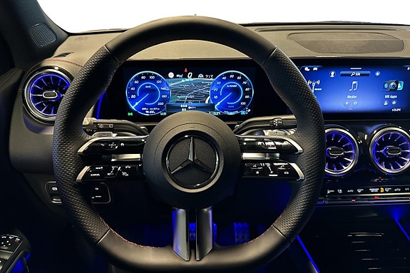 Mercedes-Benz EQB250+ 21 of 22