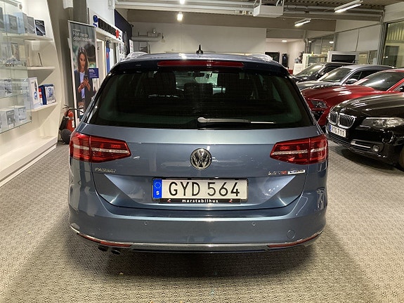 Volkswagen Passat 6 of 22