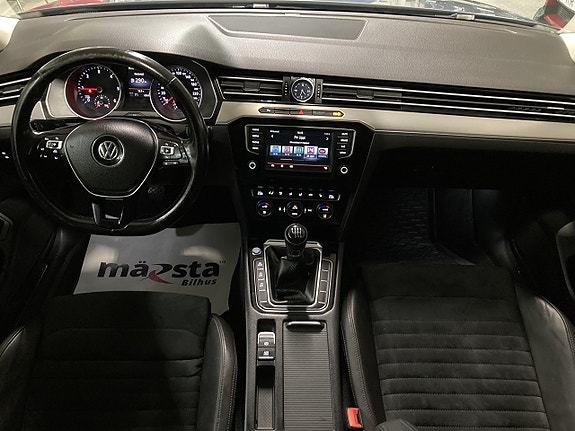 Volkswagen Passat 13 of 22