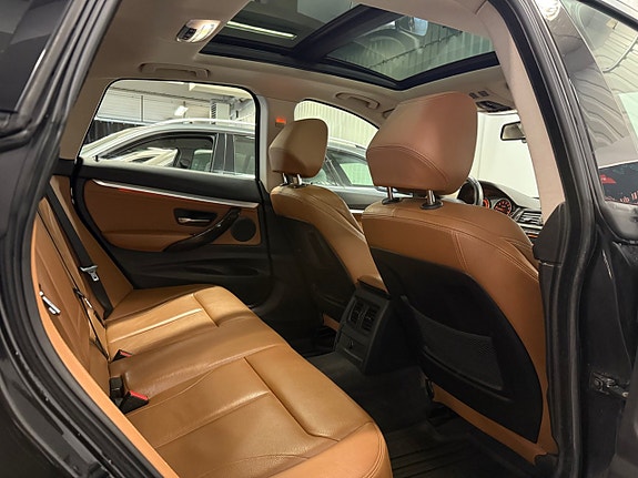 BMW 335i 22 of 27