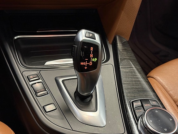 BMW 335i 13 of 27