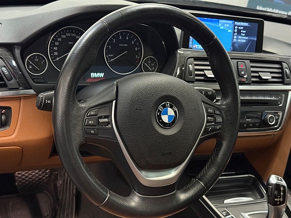 BMW 335i 12 of 27