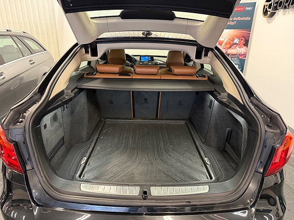 BMW 335i 25 of 27