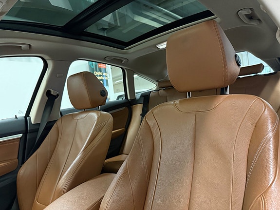 BMW 335i 10 of 27