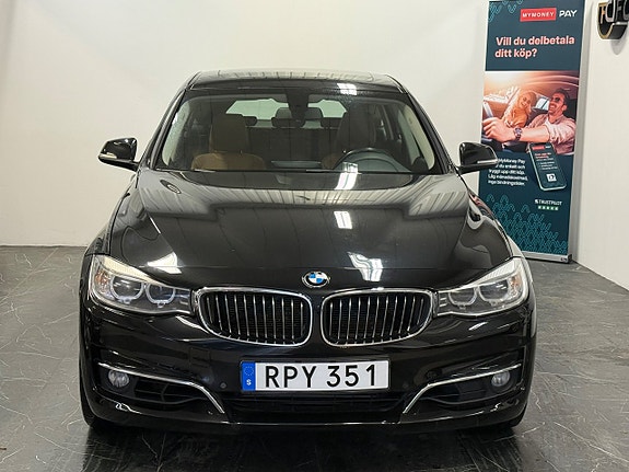 BMW 335i 2 of 5