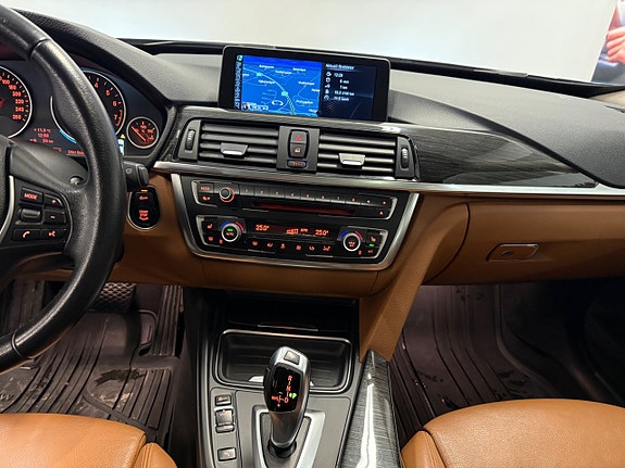 BMW 335i 15 of 27