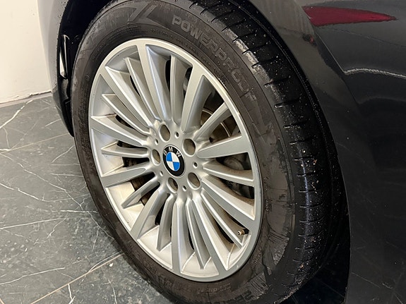 BMW 335i 26 of 27