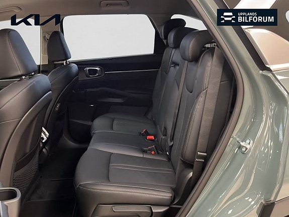 Kia Sorento 9 of 18