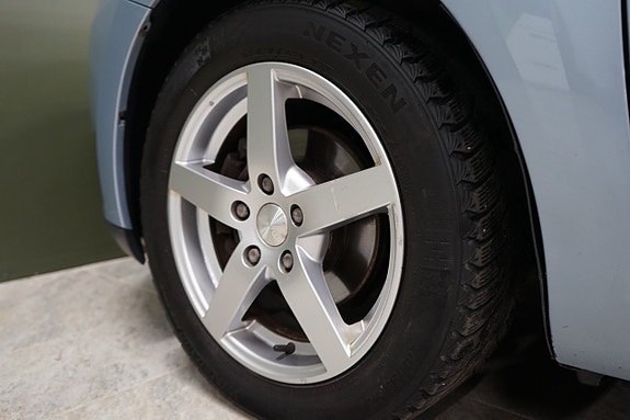 Toyota Auris 12 of 12
