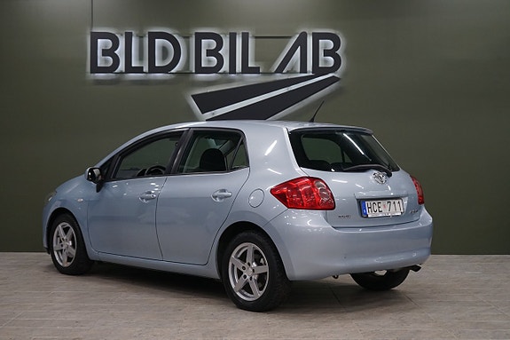 Toyota Auris 5 of 12
