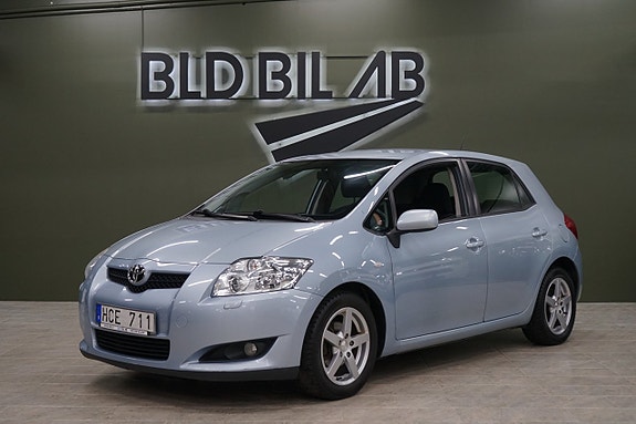 Toyota Auris 3 of 12