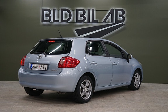 Toyota Auris 4 of 12