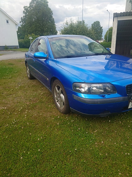 Volvo S60 4 of 6