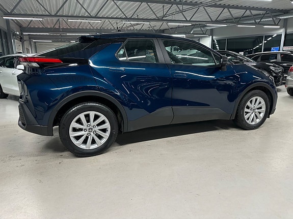 Toyota C-HR 10 of 26