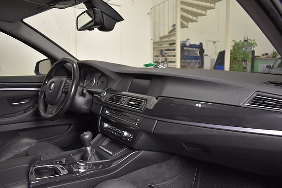 BMW 528 11 of 13